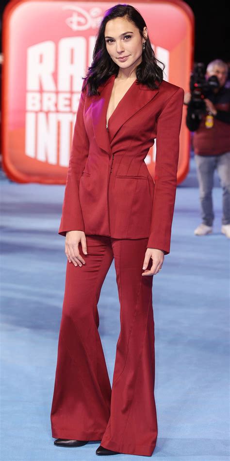 Gal Gadot Rocked A Mugler Blazer And Flared Leg Trousers To The Ralph Breaks The Internet