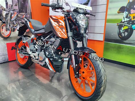 Somewhat better than its competitors like honda cbr 150 r and yamaha r15. KTM 125 Duke Starts Reaching Dealerships, On-Road Price ...