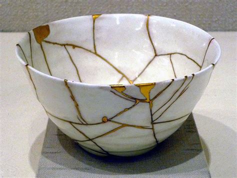 There are 422 broken pottery gold for sale on etsy, and they cost 59,43 $ on average. Kintsugi: l'arte delle preziose cicatrici - LifeGate | Japanese gold repair, Kintsugi, Kintsugi art
