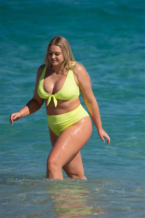 Pregnant Iskra Lawrence In Bikini At A Beach In Miami 12 05 2019 Hawtcelebs