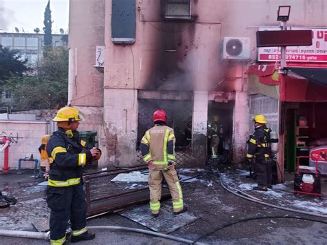 Fire in haifa nov 2016 שריפה בחיפה. שריפה בחנות בחיפה והסתגרות דיירים | חי פה - חדשות חיפה