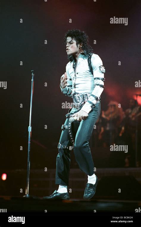 Michael Jackson In Concert At Wembley 22nd July 1988 Stock Photo Alamy