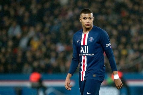 Neymar se retiró en camilla en el descuento. Mbappé Shares Cryptic Message About His Future on Social ...