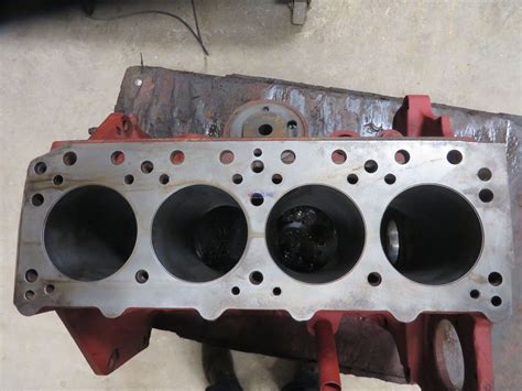 R F Engine International Ih 188 Engine Block Used 612009011 Block Has