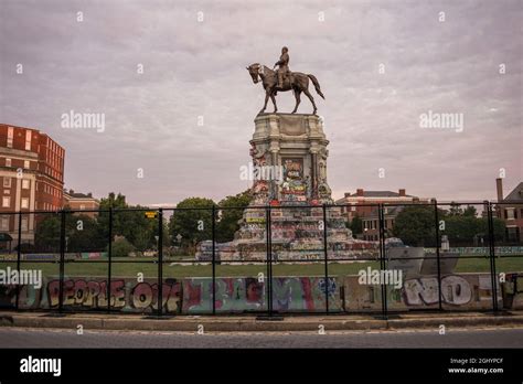 Gated Monument Of Confederate General Robert E Lee On His Horse