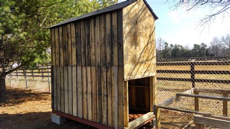 Pallet Chicken Coop | DIY Chicken Coop - Summers Acres | Walk in chicken coop, Chicken coop 