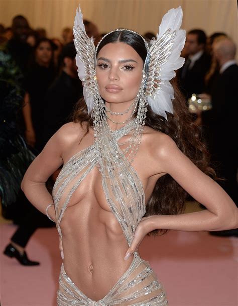 Emily Ratajkowski Tits In Sexy Outfit Photos The Fappening