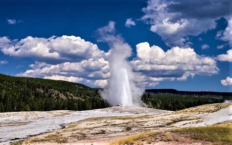 March 1 1872 Yellowstone Becomes The First National Park And Begins