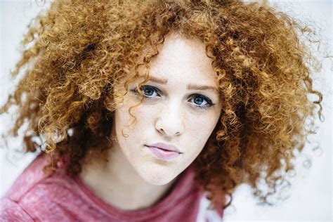 7 Gorgeous Photos Of Redheads That Challenge The Way We See Race Natural Red Hair Redheads