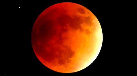 2 ¿luna roja por qué se produce? Luna de sangre