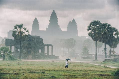 Angkor Wat In Rainy Season Ploy Foto