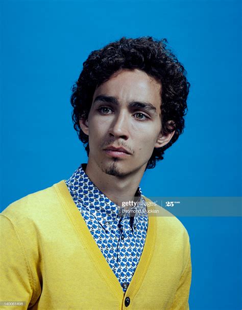 News Photo Actor Robert Sheehan Is Photographed For Esquire Pretty