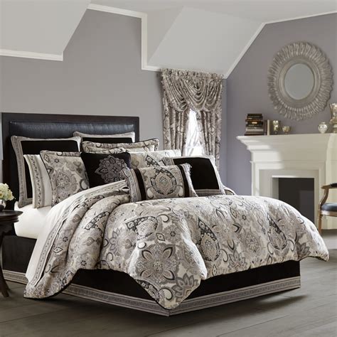 Twin comforter set with matching sheets. Guiliana Silver/Black 4-Piece Comforter Set in 2020 ...