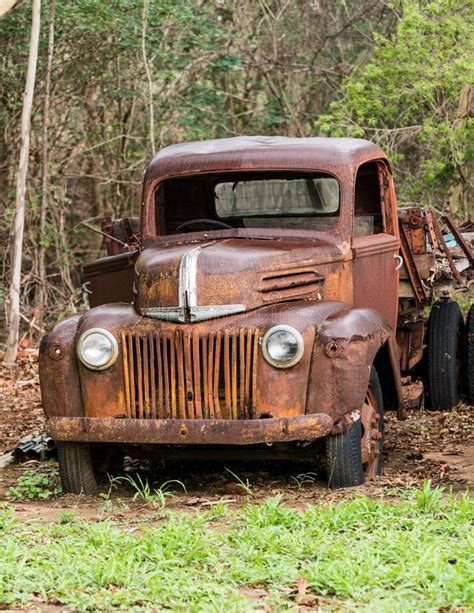 85 Abandoned Rusty Truck Free Stock Photos Stockfreeimages