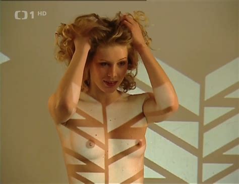 Nude Video Celebs Anna Kulovana Nude Dobra Ctvrt S01 2005
