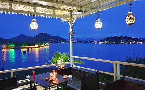 Lakeview Rooftop Restaurant In Udaipur | Udaipur Family Restaurant