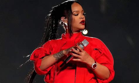 Watch Heavily Pregnant Rihannas Full Performance At The Super Bowl
