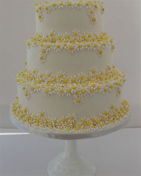 Daisy Wedding Cake Daisy Wedding Cakes Daisy Cakes Tiered Wedding Cake