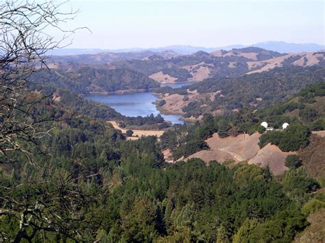Raskite unikalių vietų apsistoti pas vietinius šeimininkus 191 šalyse. briones reservoir from lafayette ridge | Jono Hey | Flickr