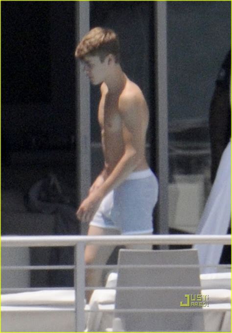 Justin Bieber Shirtless Time In Miami Photo Justin Bieber