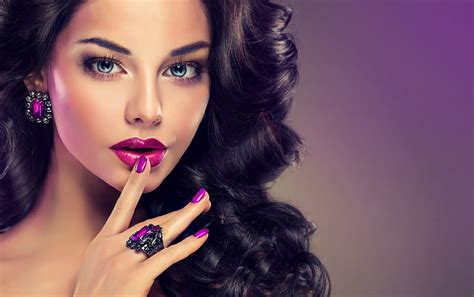 Pretty Woman Model Hand Makeup Hairstyle Hd Wallpaper Peakpx