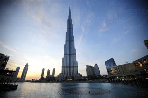 United Arab Emirates Dubai View Of Burj Khalifa Tower Lh000048