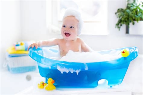 Little Baby Taking A Bath Revista Farmanatur