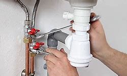 Donc votre compteur d'eau ce trouve dans un placard commun et qui s'ouvre soit avec un tournevis ou avec le carré d'une poignée de porte.pas plus compliqué ;et votre compteur doit avoir une étiquette dessus avec le numéro de l'appartement.et si vous ne trouvez pas le compteur vous ouvrez un. Arrivée et évacuation des eaux sur les équipements sanitaires