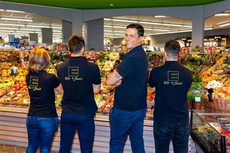 Rauchen und offenes feuer im umkreis von 5m verboten. Inhaber und Team des EDEKA Jusić in München-Trudering oder ...