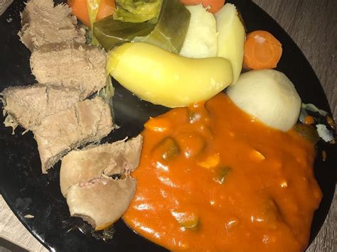 Langue de porc sauce béchamel à la tomate Recette de Langue de porc