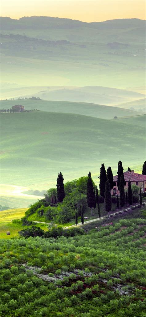 Tuscany 4k Hd Italy Hills Meadows House Fog Nature Iphone Wallpapers