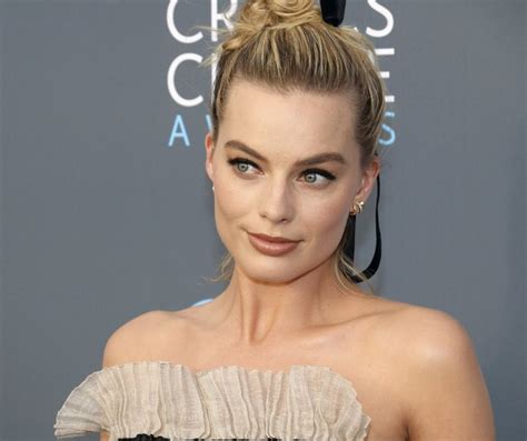 Margot Robbie’s Height Weight Dating History Body Measurements Net Worth And More Celeb Volt
