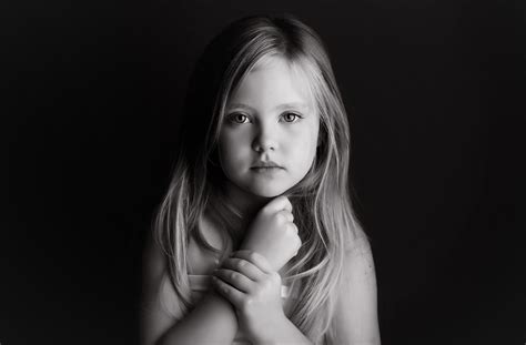 Little Girl Black And White 2048x1346 Wallpaper