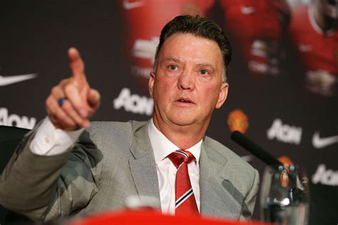 Louis van gaal ➤ former footballer (central midfield) ➤ last club: Louis van Gaal's 3-5-2 and why the philosophy is not working at the moment