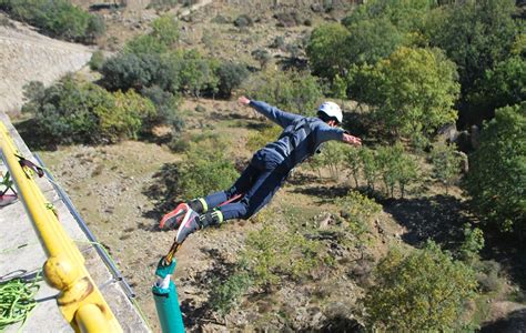 Adrenaline junkies leap from a tram suspended by a series of cables, which stand 143m above the central american cloud forest, totally. Bungee Jumping in Madrid . Adventure in Madrid- Dreampeaks