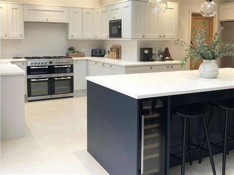 Great savings & free delivery / collection on many items. Two Tone Kitchen Ideas | Kitchen Inspiration | Howdens