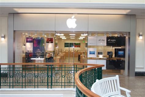 Apple Opening New Store At Meadowhall In Sheffield On Iphone 8 Launch