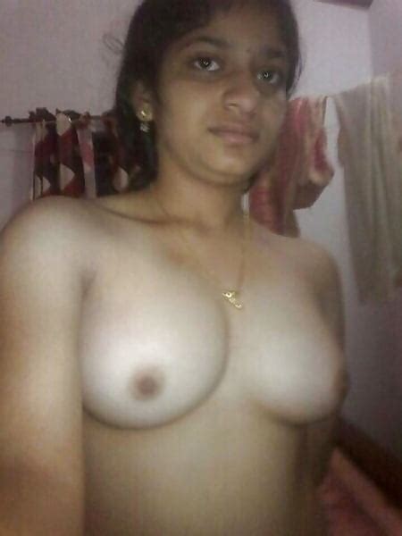 Mallu Girl Nude Selfie 19 Pics