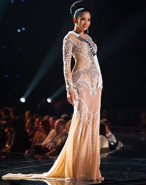 Anindya Kusuma Putri Miss Indonesia Competes On Stage In Her