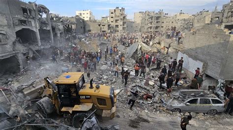 Israeli Air Strikes On Refugee Camp Kill Hamas Commander And At Least