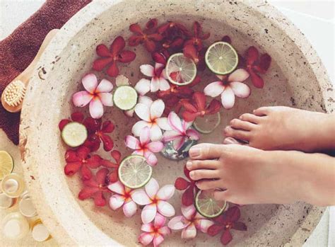 Le vinaigre le plus utilisé et efficace pour réaliser un bain de pied est le vinaigre blanc. Bain de pieds: Soulager vos maux avec ce guide illustré