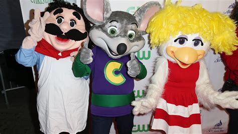 Chuck E Cheese Offering Takeout Food Under ‘pasquallys Pizza And Wings