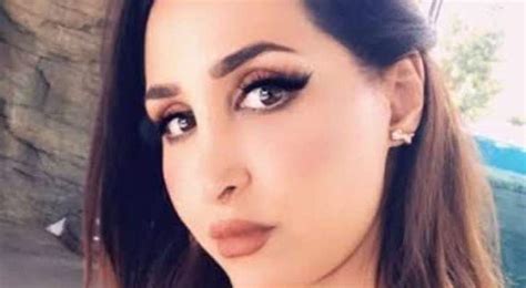 عادت السعودية هند القحطاني إلى الساحة من جديد عبر قيام هند القحطاني بنشر مقطع فيديو عبر سناب هند القحطاني على الساخرين من ملامحها، ونشرت هند القحطاني فيديو ل. هند القحطاني تردّ على انتقادات استعراضها "اللانجري" - السياسي
