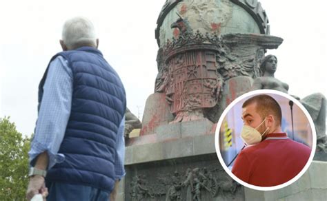 Absuelto el joven acusado de dañar con pintura la estatua de Colón en