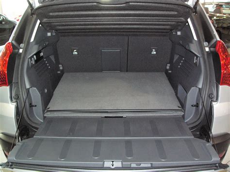 Wie der scb zeigt auch der peugeot 3008 in der tat meisterliche qualitäten. Kofferraumwanne, Hundebox für Peugeot 3008