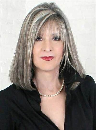 Stunning Long Gray Hairstyles Ideas For Women Over 50 01 Grey