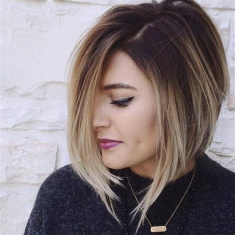 Carré plongeant et meche. #Cheveux2017  Hair styles, Straight blonde