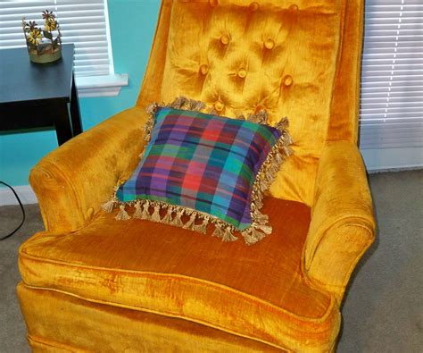 Dining room decor update (bench, chairs, pillows) happy tuesday everyone! How to Make Awesome (and Easy!) Throw Pillows | Easy throw ...