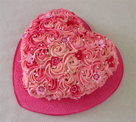 Pink Heart Shape Cake With Buttercream Rose Swirls Cake Decorating Designs Cake Decorating