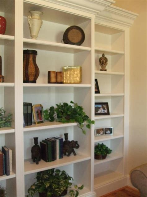 If you have a bare wall around your fireplace, you can turn your fireplace into something extraordinary that will increase the beauty of your tv lounge. Built In Bookcases and Bookshelves | Photos and Ideas ...